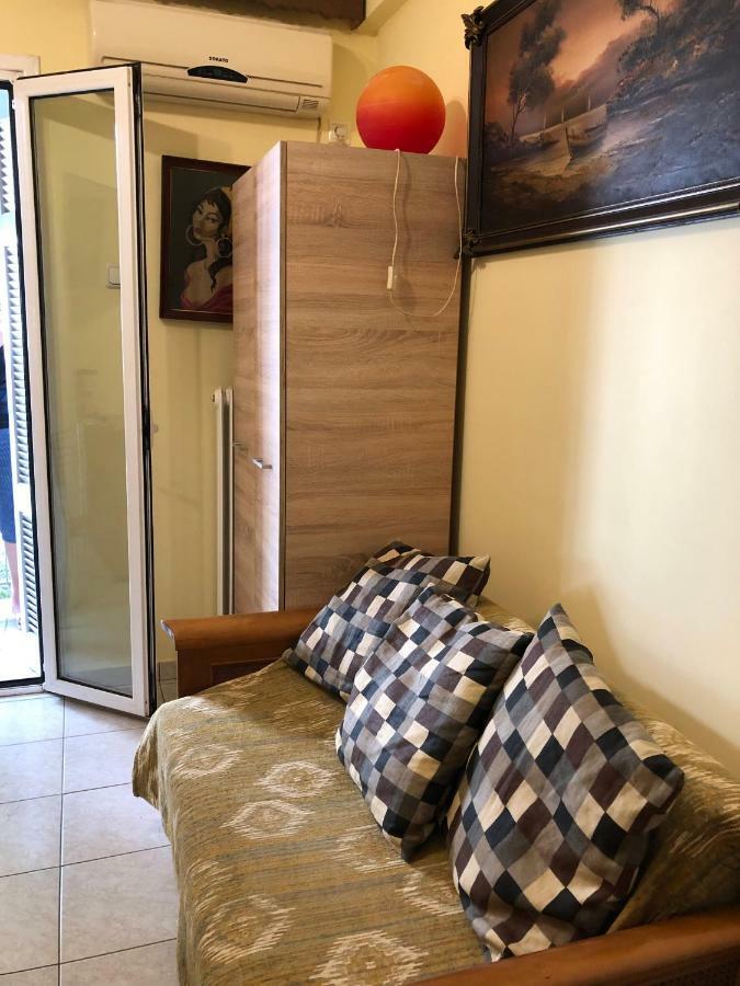 Anna Apartment In Kypseli Atenas Exterior foto