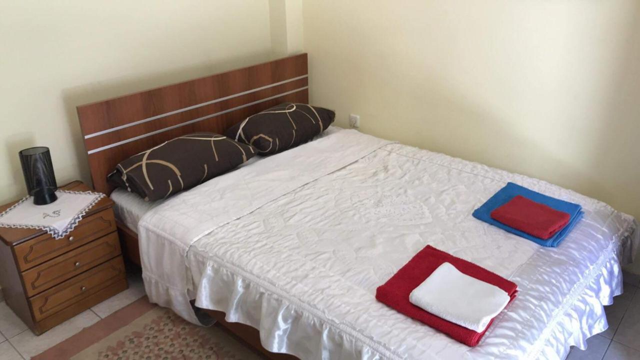 Anna Apartment In Kypseli Atenas Exterior foto